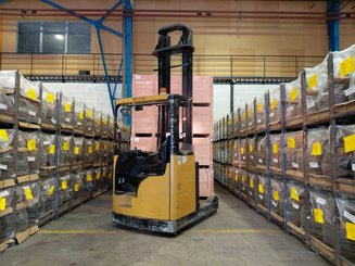 Empilhador retráctil Hyster HYR2.0