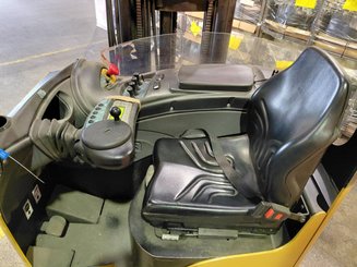 Empilhador retráctil Hyster HYR2.0 - 19