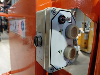 Plataforma com mastro vertical JLG TOUCANDUO