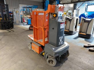 Plataforma com mastro vertical JLG TOUCANDUO