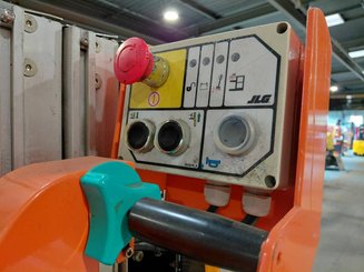 Plataforma com mastro vertical JLG TOUCANDUO