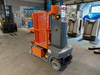 Plataforma com mastro vertical JLG TOUCANDUO