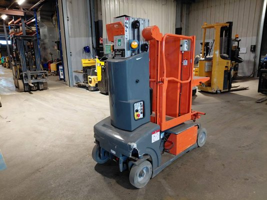 Plataforma com mastro vertical JLG TOUCANDUO - 1