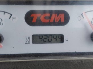 Empilhador de contrapeso 4 rodas TCM FD25T3