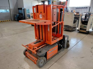 Plataforma com mastro vertical JLG TOUCAN DUO