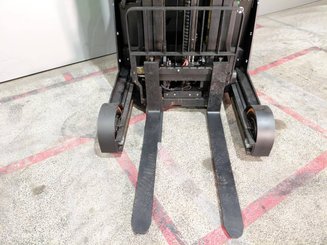 Empilhador retráctil Hangcha CQD20-XC5D-SI
