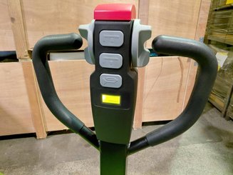 Stacker com condutor a pé Hangcha CDD15-A2MC2-ISZ