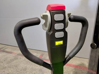 Stacker com condutor a pé Hangcha CDD15-A2MC2-ISZ