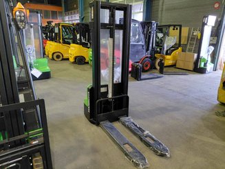 Stacker com condutor a pé Hangcha CDD15-A2MC2-ISZ