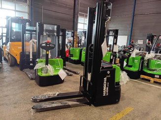 Stacker com condutor a pé Hangcha CDD16-XT1-SI