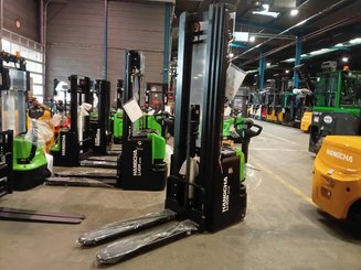 Stacker com condutor a pé Hangcha CDD20 XT1-SI