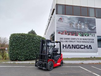 Empilhador de contrapeso 4 rodas Hangcha XF25D-2 (CPCD25-X2H7F1)