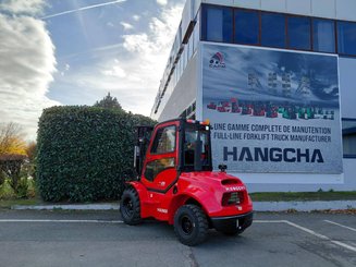 Carreta elevadora todo terreno Hangcha TT25-2