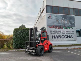 Carreta elevadora todo terreno Hangcha TT30-4 (CPCD30-XW98C-RT4)