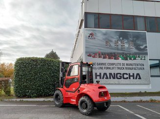Carreta elevadora todo terreno Hangcha TT30-4 (CPCD30-XW98C-RT4)
