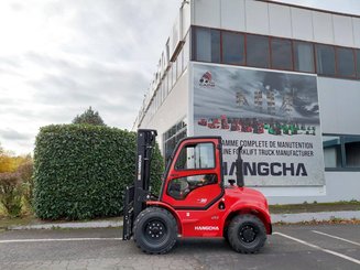 Carreta elevadora todo terreno Hangcha TT30-4 (CPCD30-XW98C-RT4)