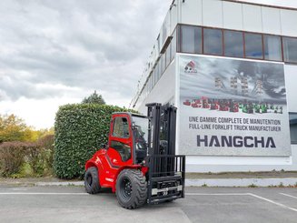 Carreta elevadora todo terreno Hangcha TT35-4 ( CPCD35-XW33C-RT4 )