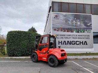 Carreta elevadora todo terreno Hangcha TT25-4 (CPCD25-XW98C-RT4)