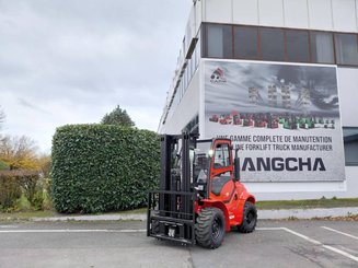 Carreta elevadora todo terreno Hangcha TT25-4 (CPCD25-XW98C-RT4)