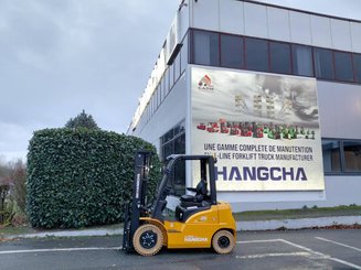 Empilhador de contrapeso 4 rodas Hangcha XE25i ( CPD25-XEY2HA-SI )