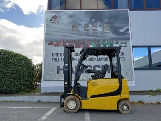 Empilhador de contrapeso 4 rodas Yale ERP25VL