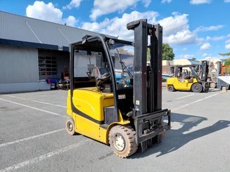 Empilhador de contrapeso 4 rodas Yale ERP25VL
