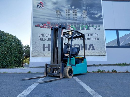Empilhador de contrapeso 3 rodas Yale ERP18VTL - 1
