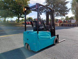 Empilhador de contrapeso 3 rodas Yale ERP18VTL