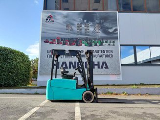 Empilhador de contrapeso 3 rodas Yale ERP18VTL