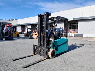 Empilhador de contrapeso 3 rodas Yale ERP18VTL