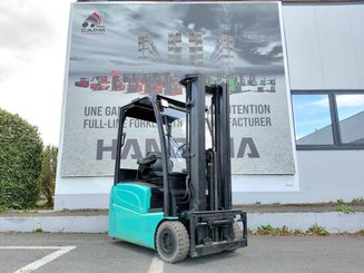 Empilhador de contrapeso 3 rodas Hyster J160XNT