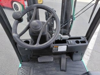 Empilhador de contrapeso 3 rodas Hyster J160XNT