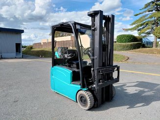 Empilhador de contrapeso 3 rodas Hyster J160XNT