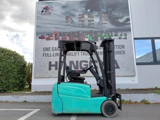 Empilhador de contrapeso 3 rodas Hyster J160XNT