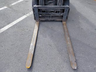 Empilhador de contrapeso 4 rodas Yale GDP25VX