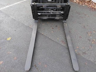 Empilhador de contrapeso 4 rodas Yale GDP25VX