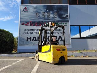 Empilhador de contrapeso 3 rodas Yale ERP18VTL