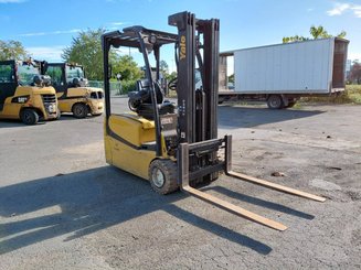 Empilhador de contrapeso 3 rodas Yale ERP18VTL