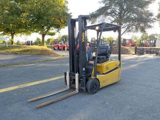 Empilhador de contrapeso 3 rodas Yale ERP18VTL
