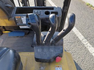 Empilhador de contrapeso 3 rodas Yale ERP18VTL