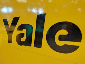Empilhador retráctil Yale MR14 - 11
