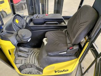 Empilhador retráctil Yale MR14 - 8