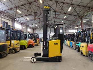 Empilhador retráctil Yale MR14