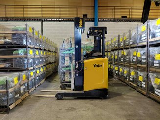 Empilhador retráctil Yale MR10E - 5