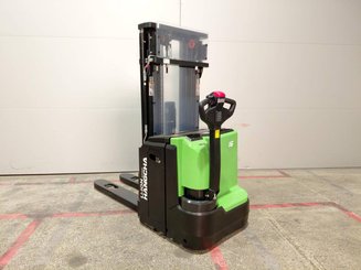 Stacker com condutor a pé Hangcha CDD16-XT1-SIL