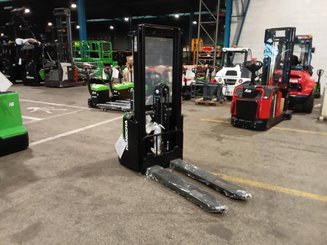 Stacker com condutor a pé Hangcha CDD12-AMC2-Li