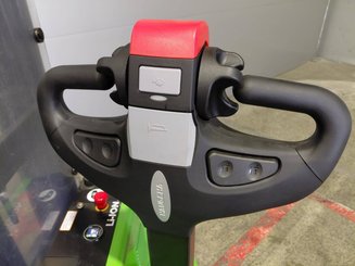 Stacker com condutor a pé Hangcha CDD12-AMC2-Li