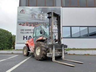 Carreta elevadora todo terreno Manitou MC50