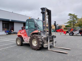 Carreta elevadora todo terreno Manitou MC50