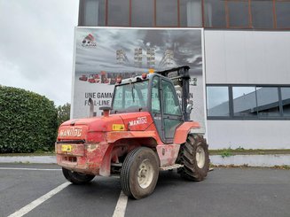 Carreta elevadora todo terreno Manitou MC50